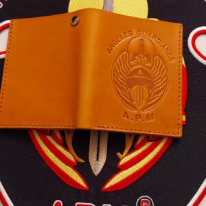 Cartera de piel hecha a mano