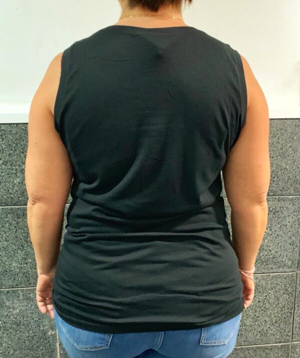 Camiseta Tirantes CHICA modelo CURVE tallas grandes