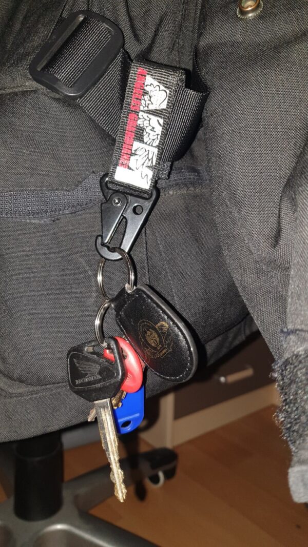 LLAVERO APM Con Pieza Metalica